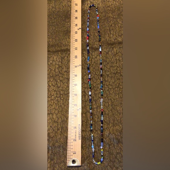 Glass bead necklace. - Picture 3 of 3